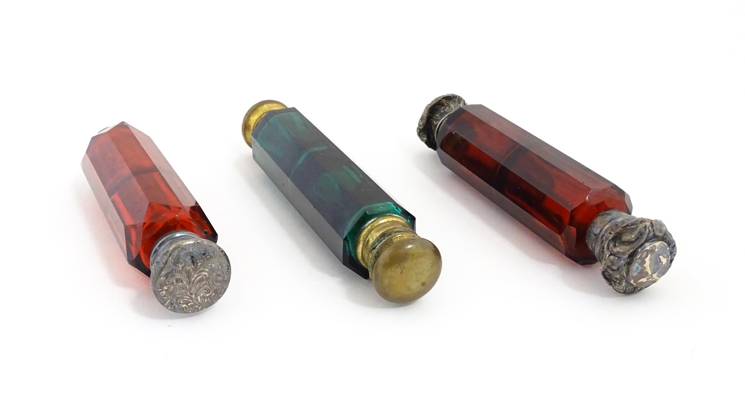 Three various Victorian double ended scent flasks compromising two ruby glass and a green glass - Image 7 of 8