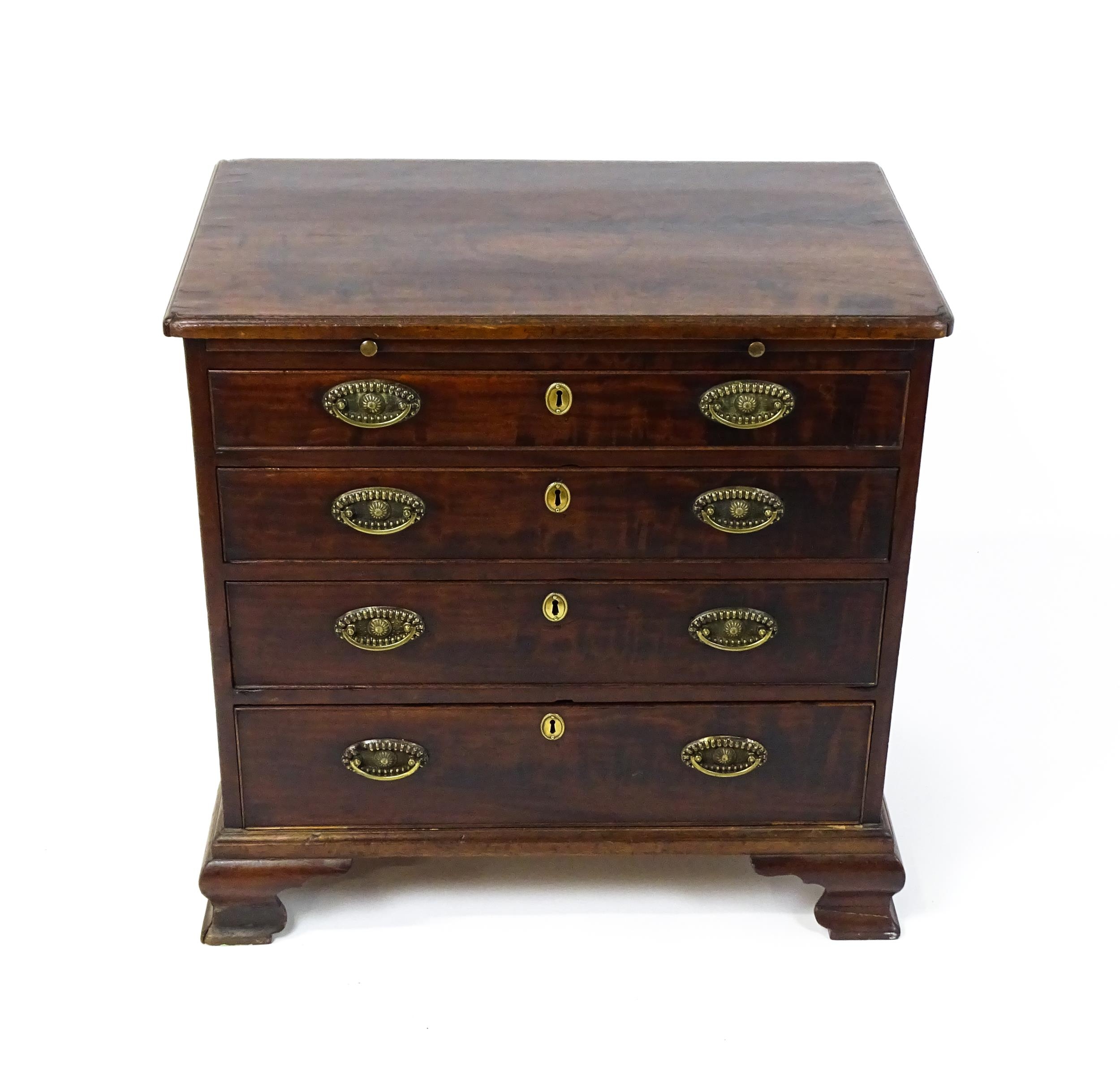 A George III mahogany bachelors chest of drawers, the moulded top having re-entrant corners above - Image 5 of 9