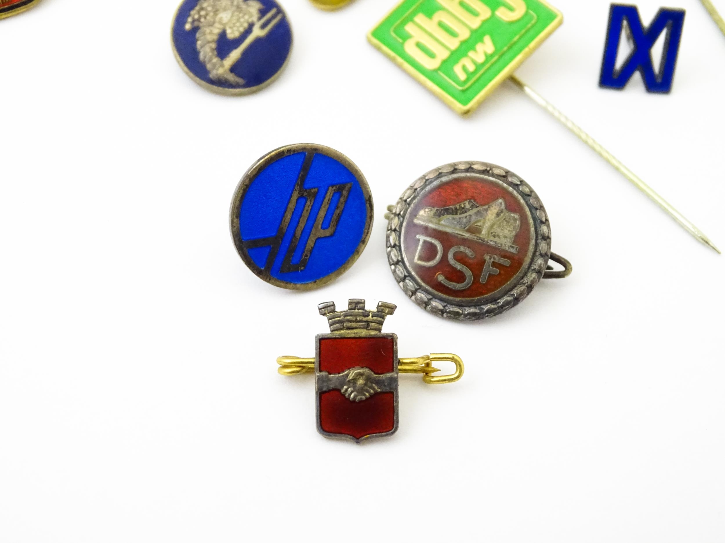 Trade Union Interest: a quantity of assorted badges, pins, etc. to include silver examples, IG - Image 8 of 12