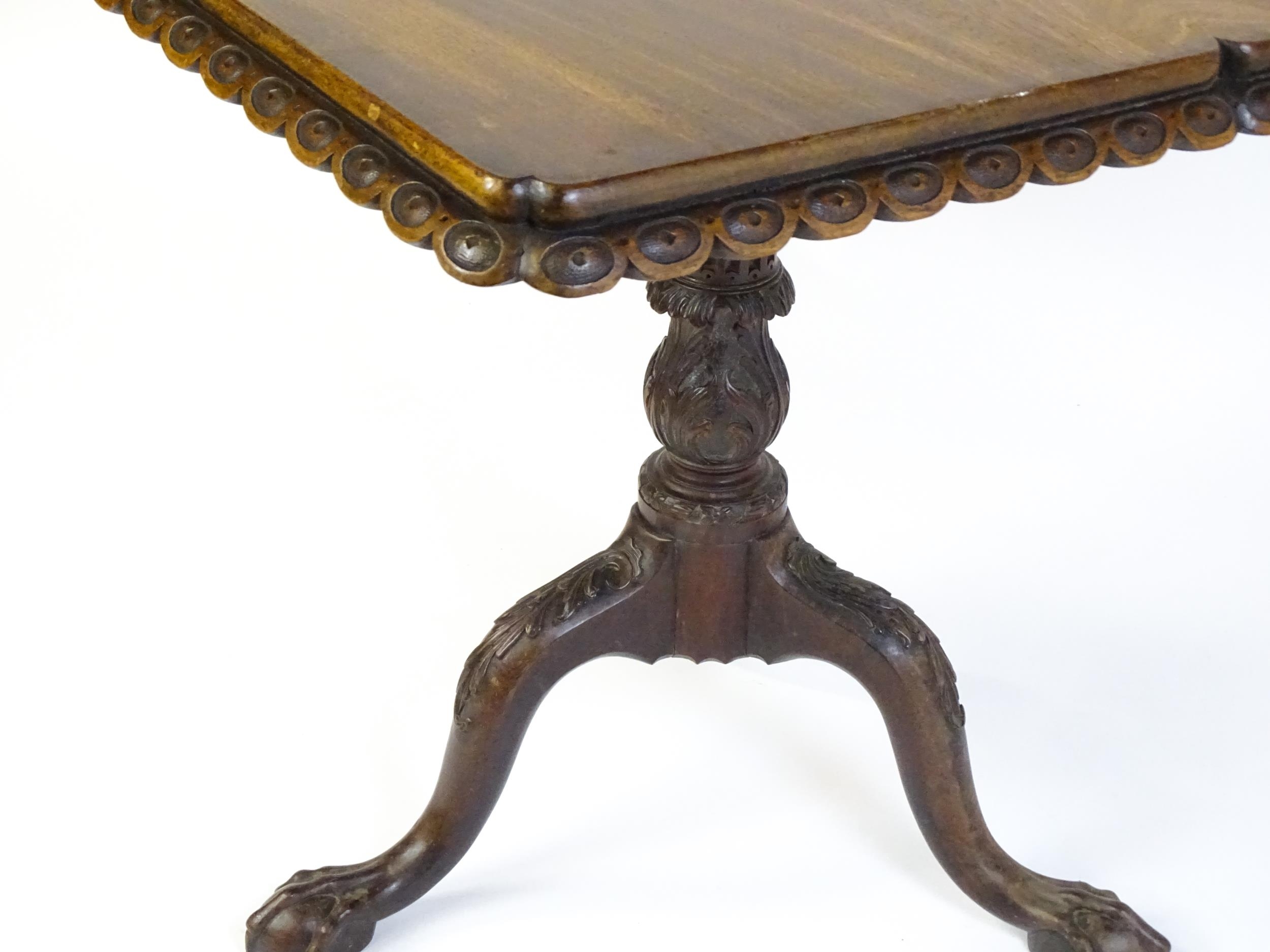 A mid / late 18thC mahogany tilt top table with an unusual moulded surround, re-entrant corners - Image 10 of 15