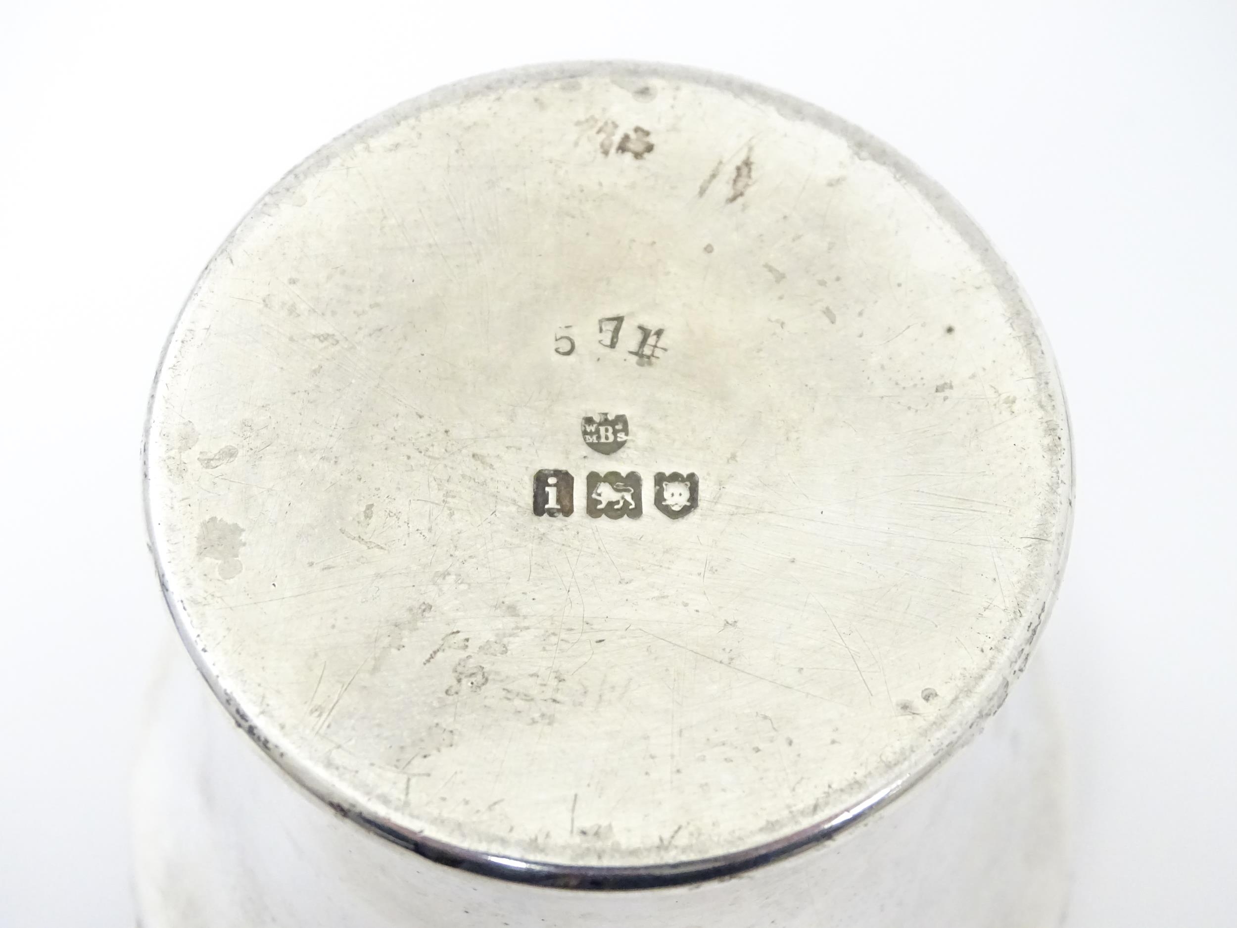 A silver pot of tapering form with embossed decoration, hallmarked London 1904, maker Edward Barnard - Image 2 of 12