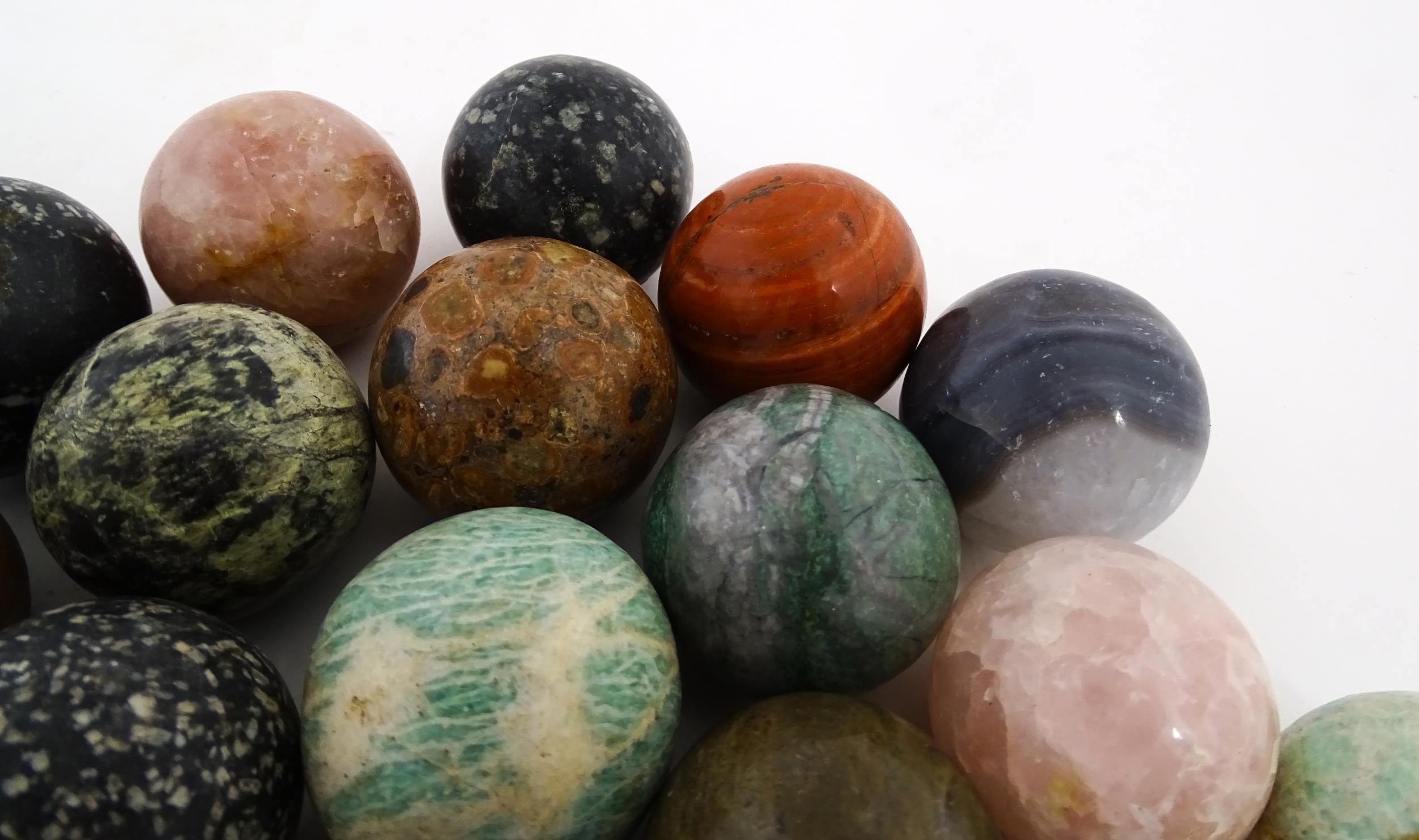 Natural History / Geology Interest: A quantity of polished hardstone specimen spheres, examples to - Image 6 of 9