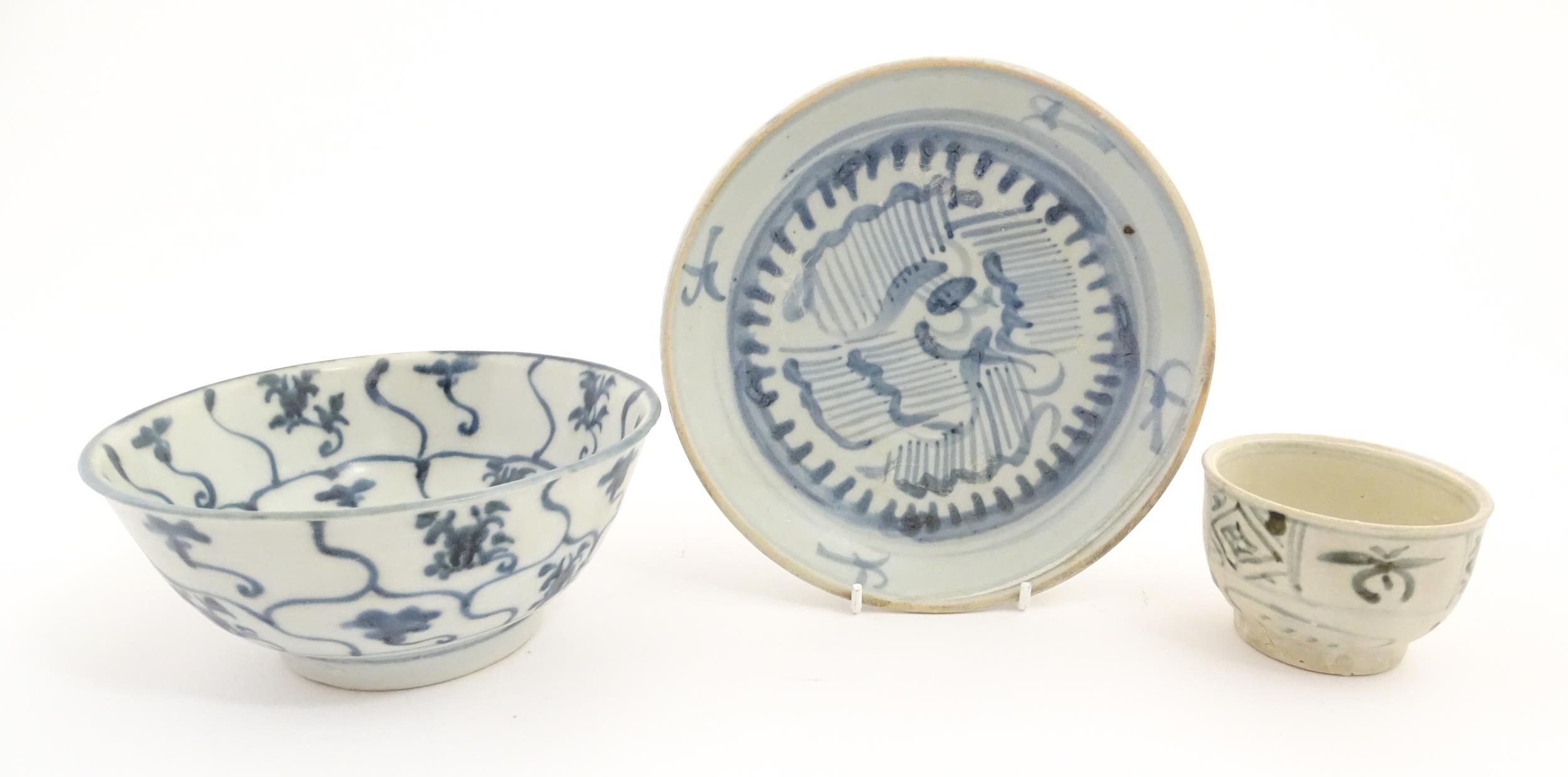 Two Chinese blue and white Tek Sing items comprising bowl and dish with brushwork decoration. - Image 3 of 18
