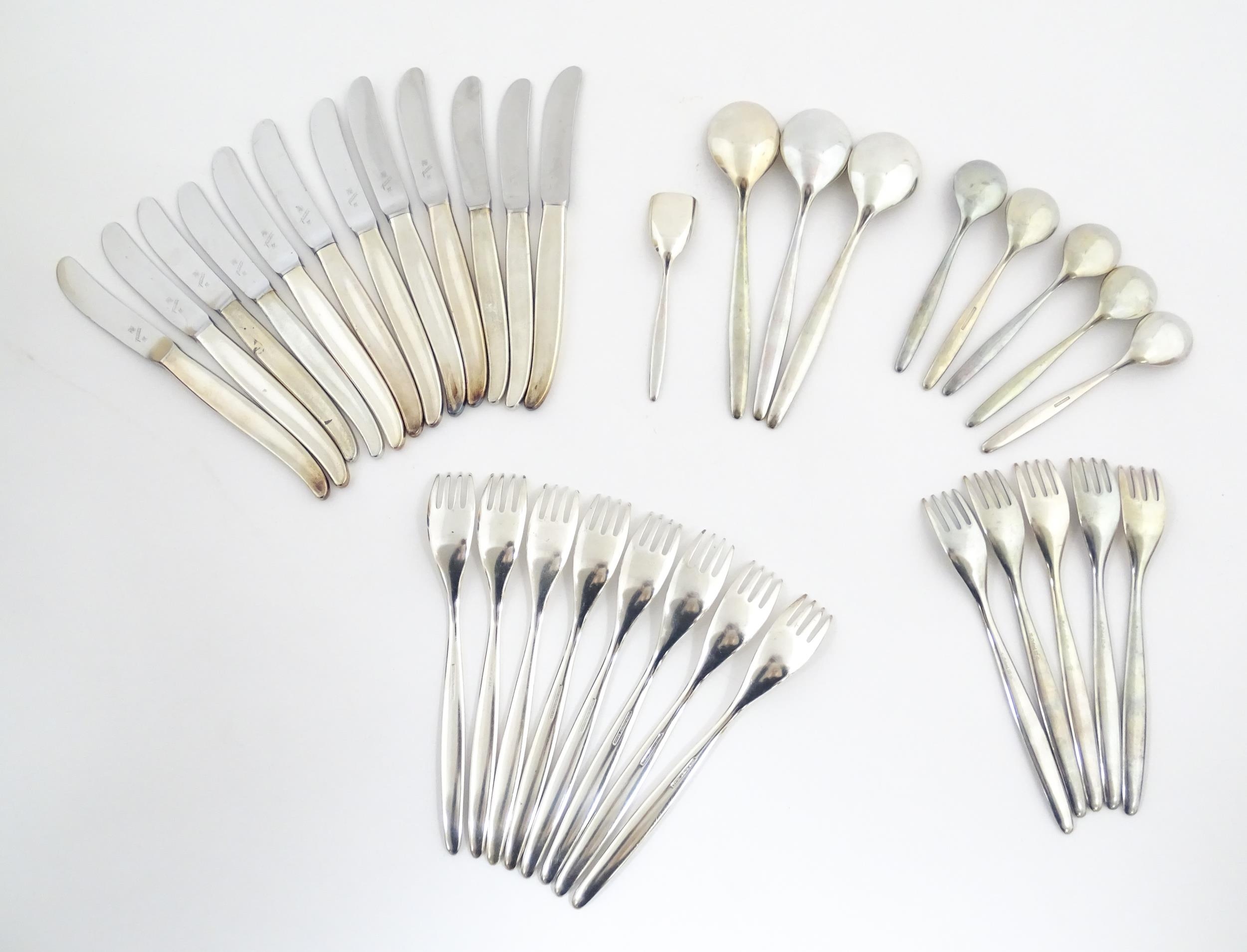 A quantity of WMF cutlery / flatware, to include knives, forks, spoons, etc. Knives approx. 8" - Image 8 of 16