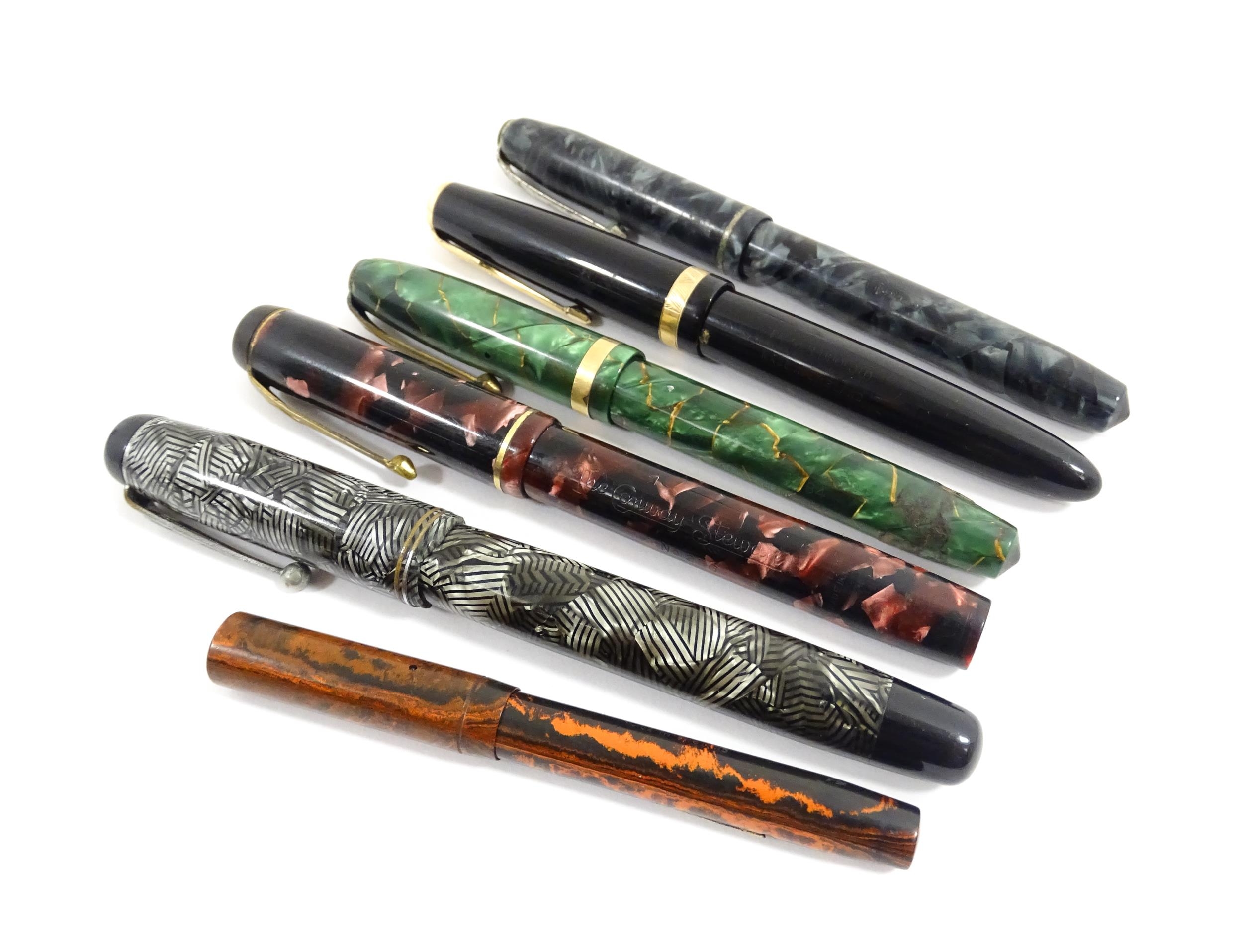 Six fountain pens with 14ct nibs, to include a Parker 'Duofold' with black finish and 14kt gold nib, - Image 3 of 22