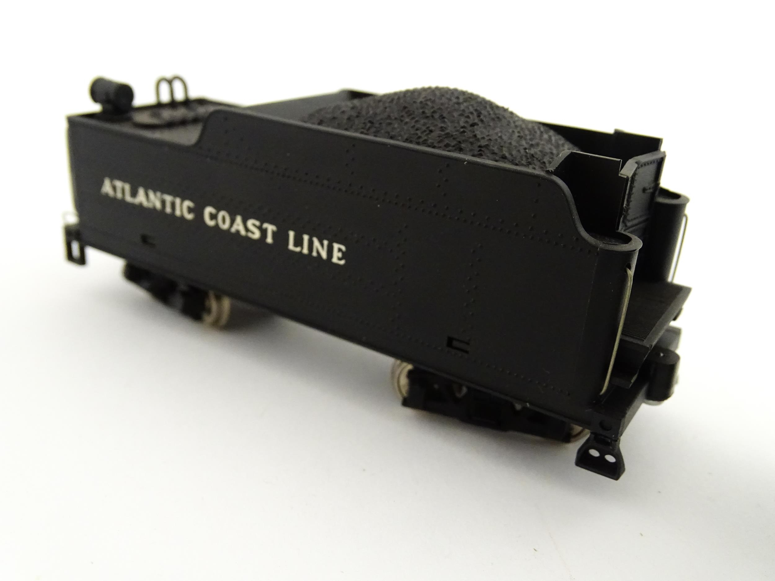 Toys - Model Train / Railway Interest : Nine scale model HO gauge train carriages to include - Image 10 of 21