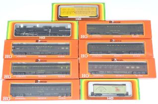 Toys - Model Train / Railway Interest : Nine scale model HO gauge train carriages to include