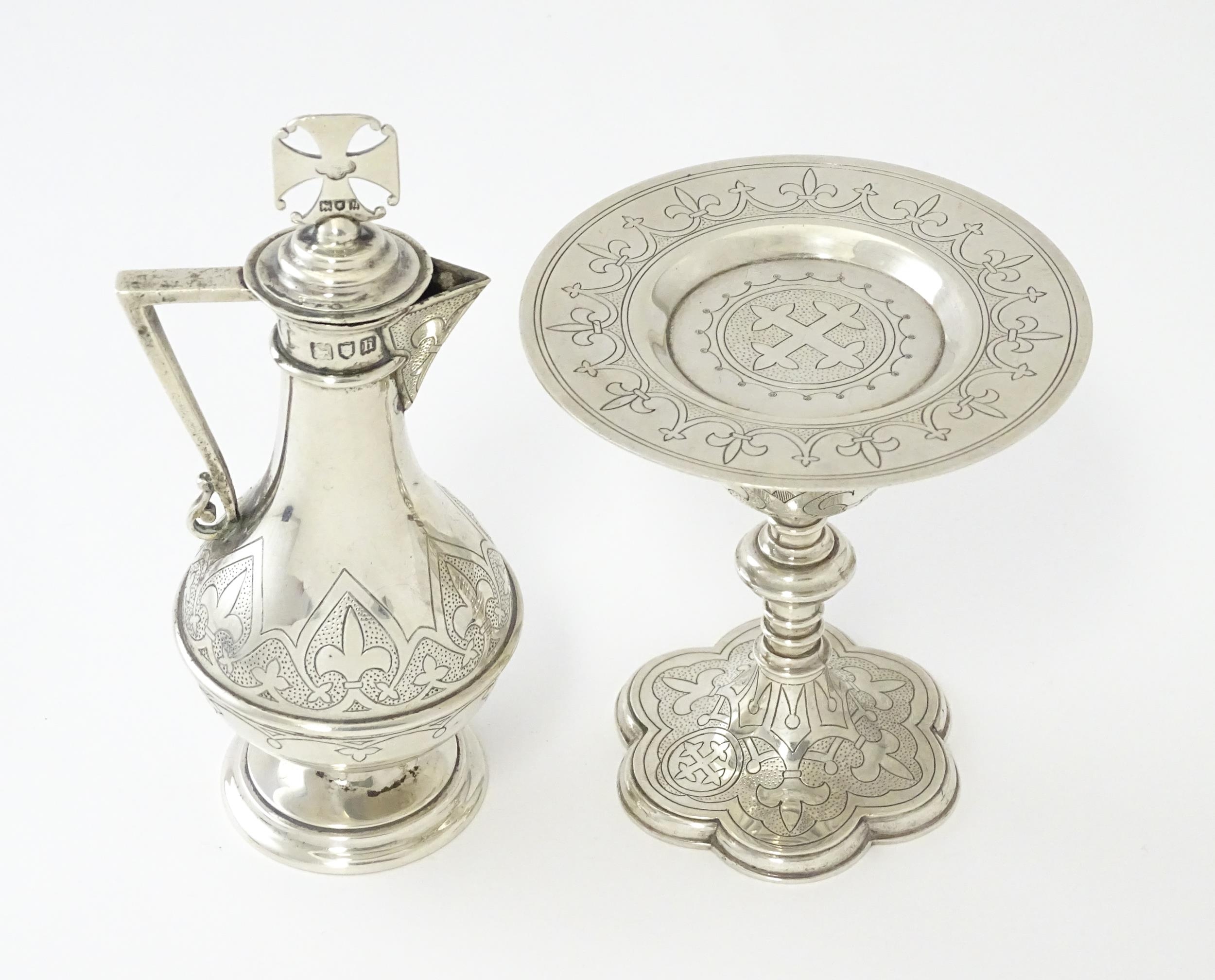 Ecclesiastical silver: A silver three piece travelling communion set comprising chalice, paten & - Image 2 of 17