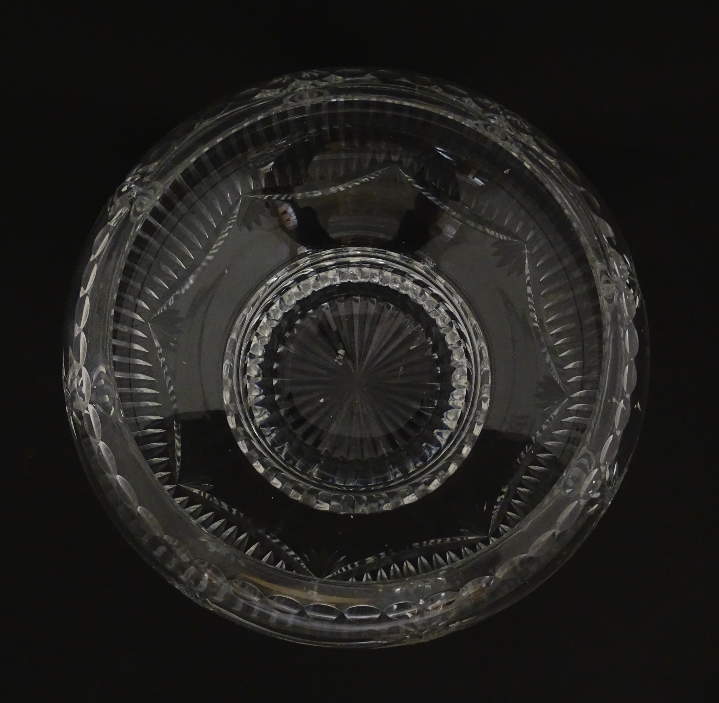 A cut crystal glass bowl, possibly Waterford. Approx. 6 1/2" high Please Note - we do not make - Image 6 of 6