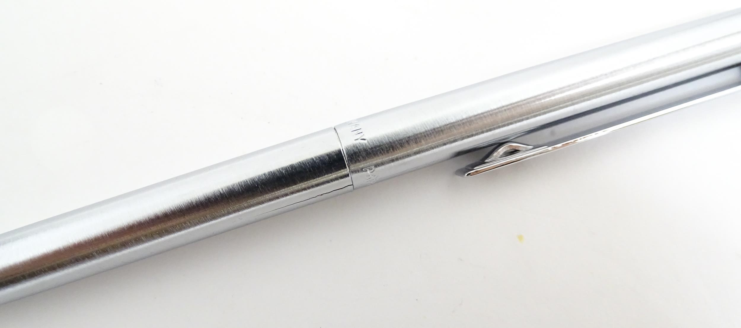A quantity of pens, comprising a boxed Parker NL ballpoint, a boxed Parker IIIE ballpoint, a boxed - Image 6 of 25