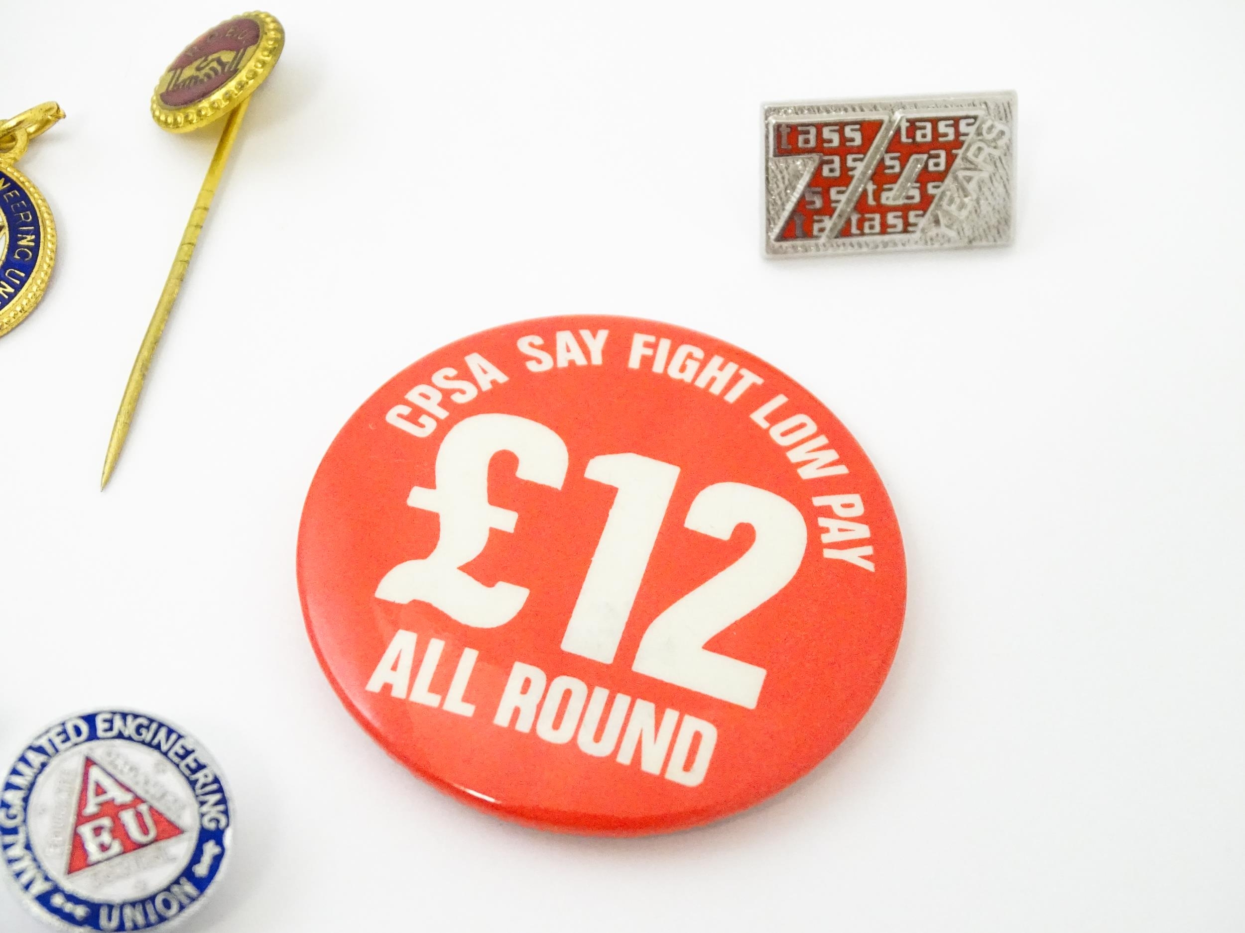 Trade Union Interest: a quantity of assorted badges, pins, etc. to include NUM Hatfield Main 1984 - Image 8 of 8