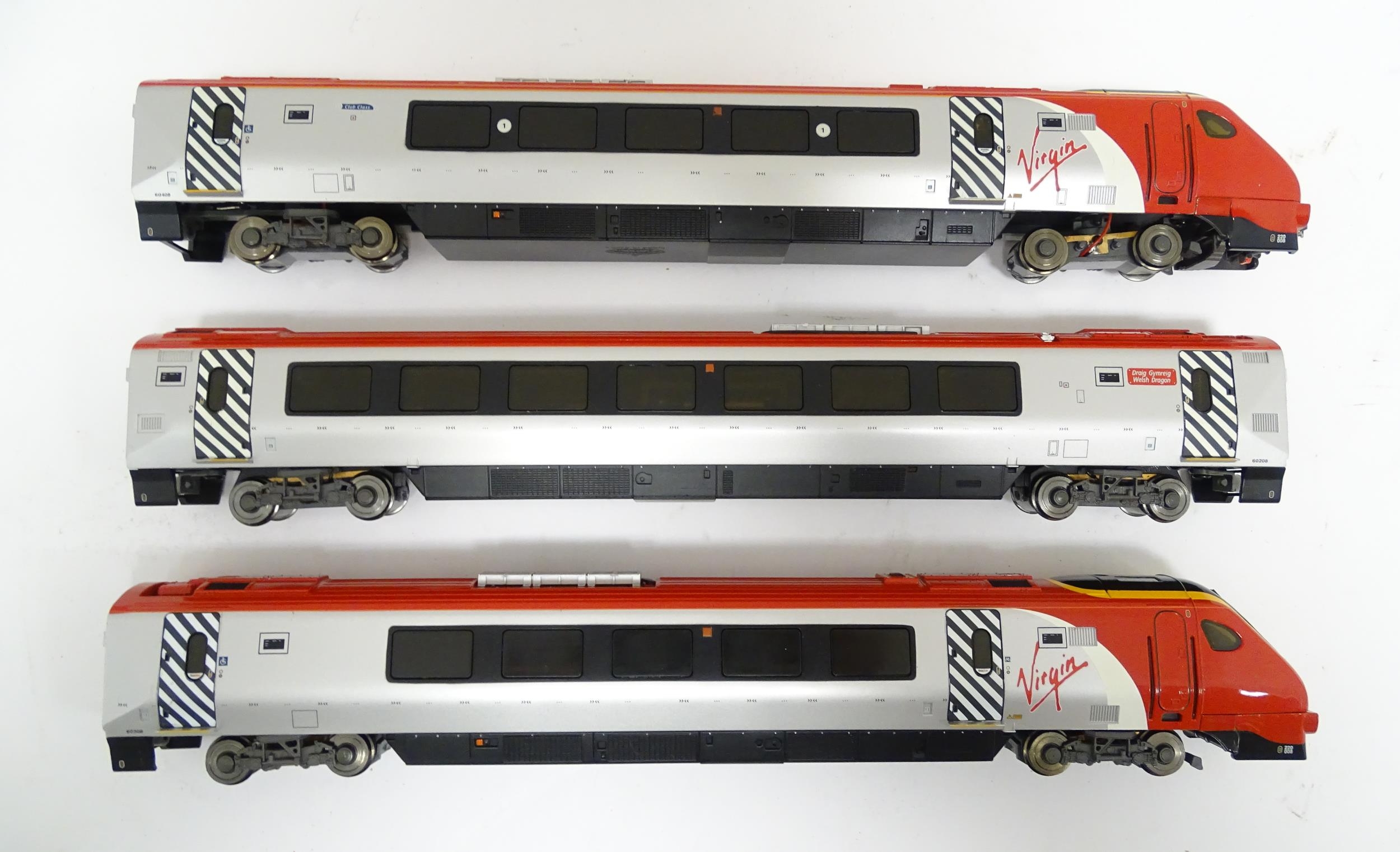 Toy - Model Train / Railway Interest : A Bachmann scale model 00 gauge Virgin Voyager 3 car train - Image 6 of 8