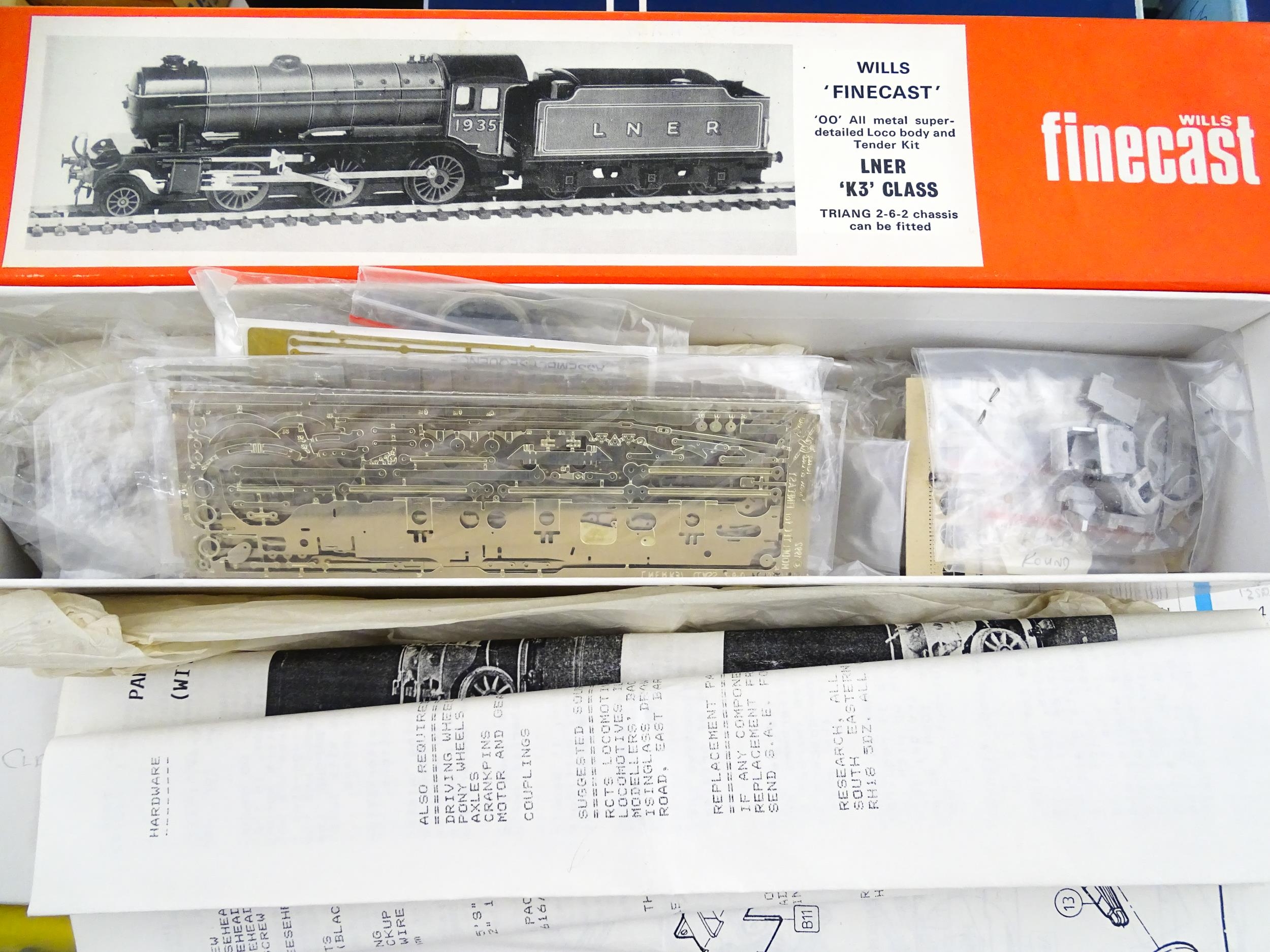 Toys - Model Train / Railway Interest : A quantity of assorted wagon / rolling stock kits to include - Image 12 of 14