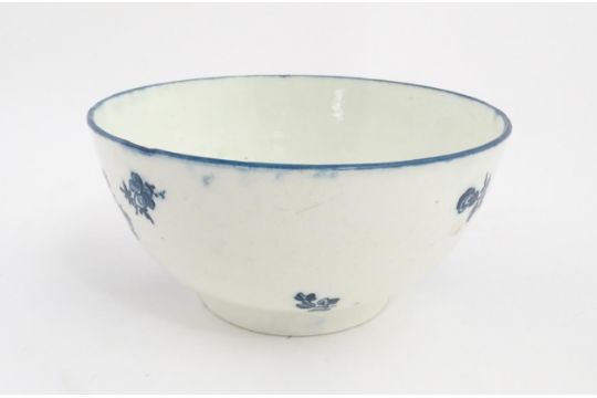 A Caughley blue and white bowl decorated in the Slice Apple and Damson pattern. Marked with S under. - Image 3 of 8