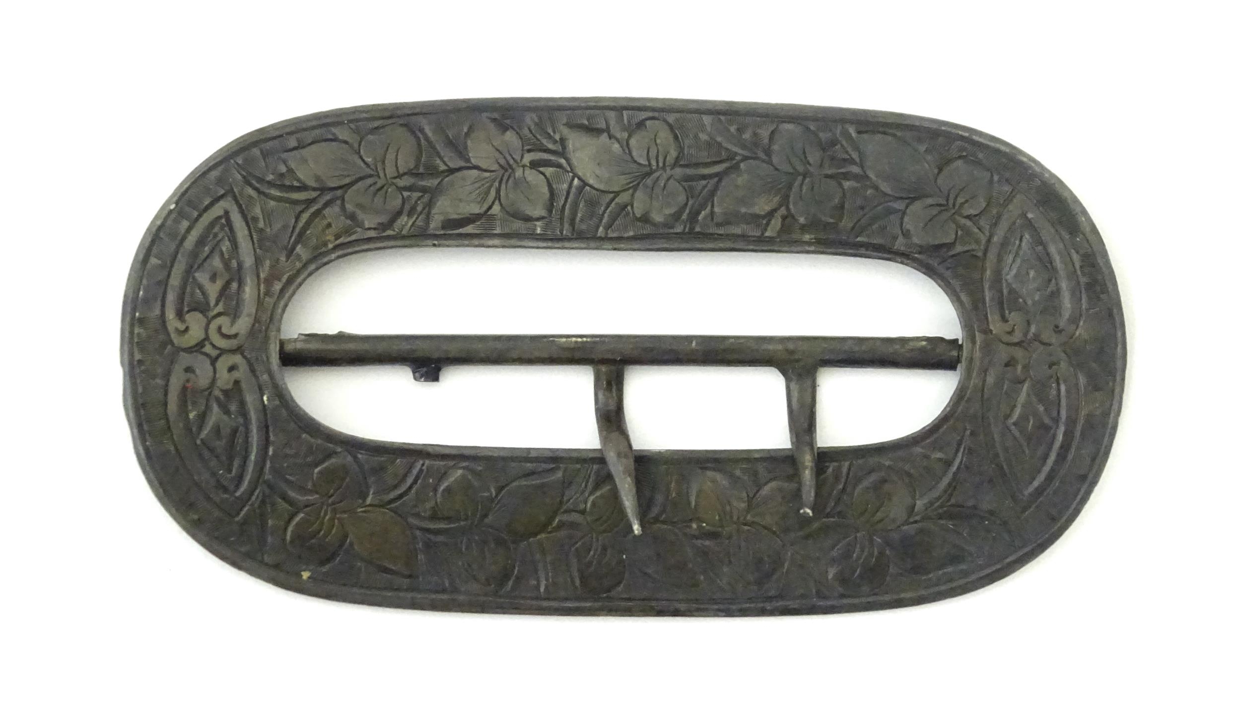 A Victorian silver buckle with engraved decoration hallmarked Chester 1887, maker G E Walton & Co. - Image 3 of 6