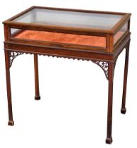 Bijouterie Cabinet. A late Victorian mahogany and glass bijouterie / display cabinet