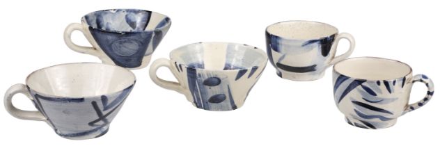 Garland (David, 1941 -). Five terracotta earthenware mugs