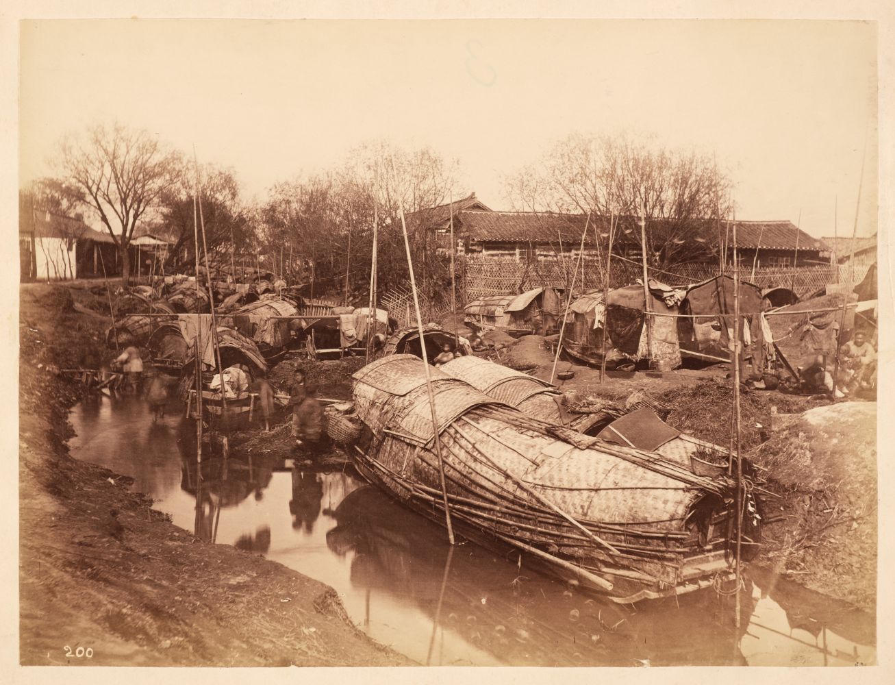 China. Chinese village in the Far North [and] View of a Chinese village, c. 1870 - Bild 2 aus 2