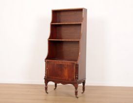 AN EDWARDIAN MAHOGANY AND SATINWOOD CROSSBANDED WATERFALL BOOKCASE