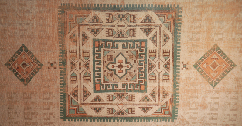 A CAUCASIAN STYLE CARPET - Image 2 of 3