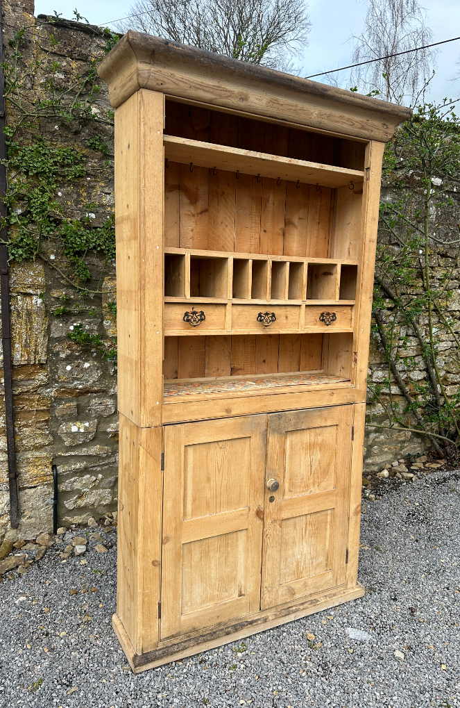 A PINE DRESSER - Image 3 of 4