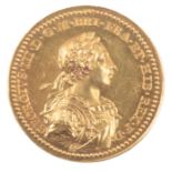 A GEORGE III GOLD CORONATION MEDAL BY JOHANN LORENZ NATTER (1705-1763)