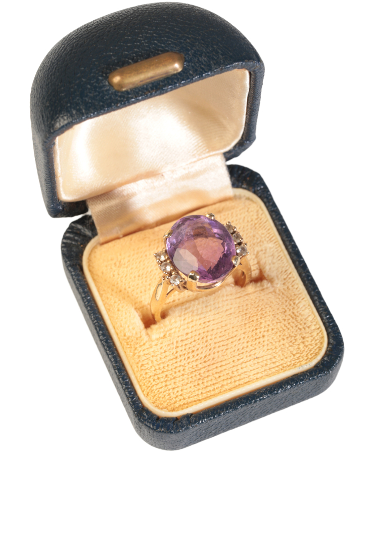 AN AMETHYST AND PASTE RING - Image 2 of 2