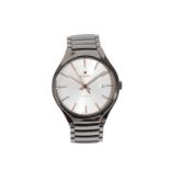 RADO: A GENTLEMAN'S STAINLESS STEEL BRACELET WATCH