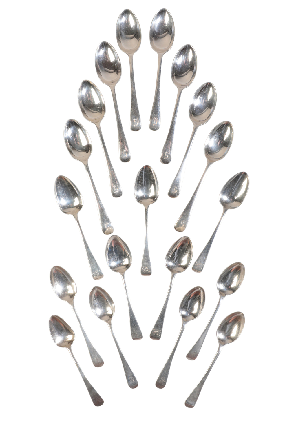 A QUANTITY OF GEORGE III AND LATER SILVER OLD ENGLISH PATTERN TEASPOONS
