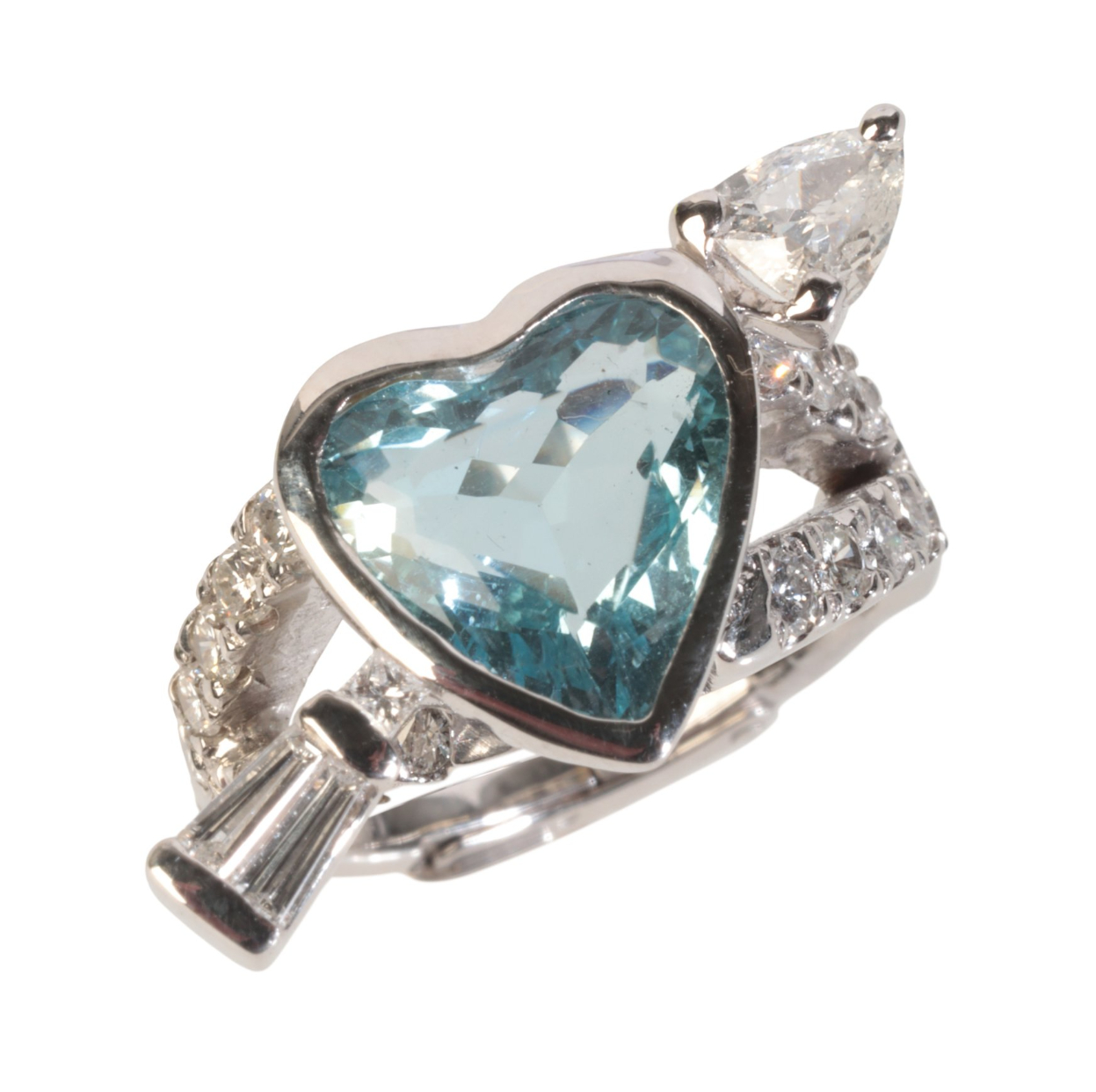 AN AQUAMARINE AND DIAMOND HEART RING