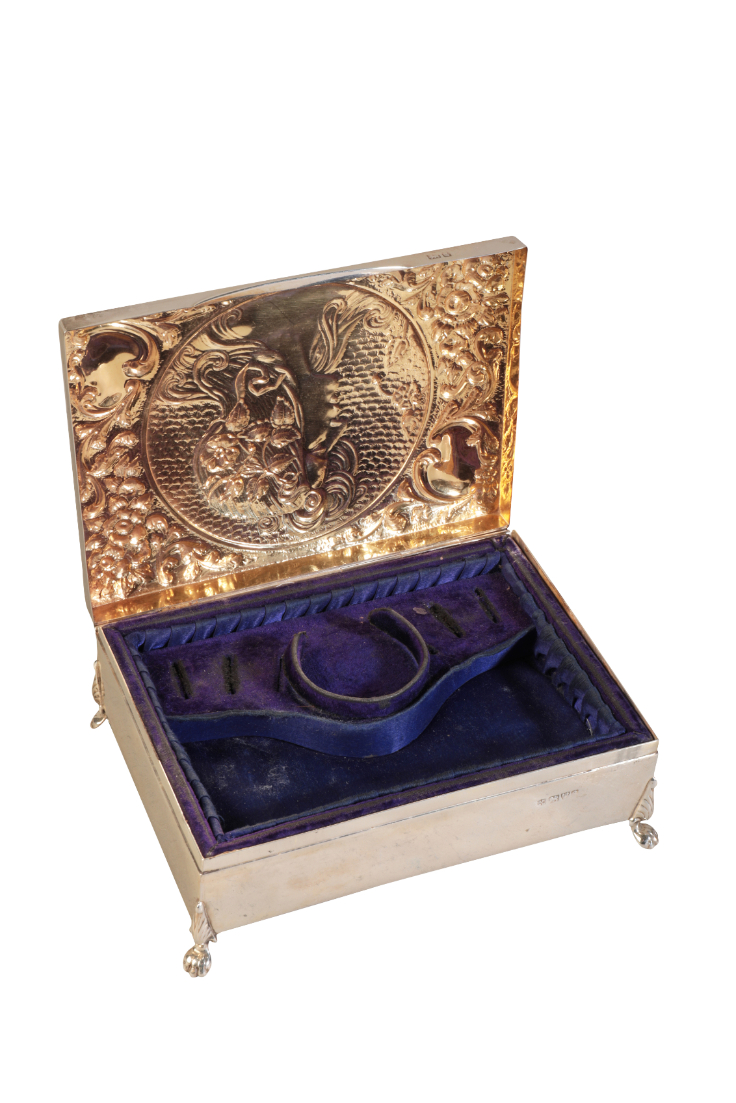 AN EDWARD VII SILVER JEWELLERY BOX OF ART NOUVEAU STYLE - Image 2 of 2