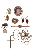 A COLLECTION OF ANTIQUE AND VINTAGE JEWELLERY