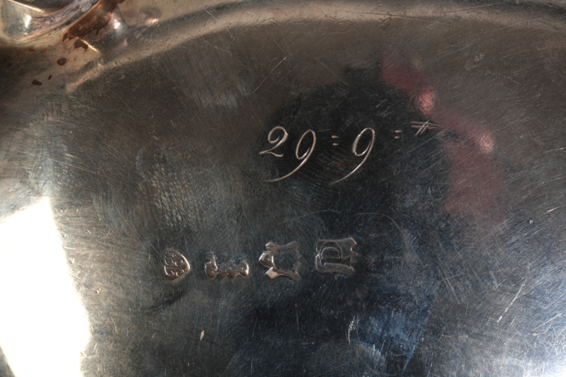 A PAIR OF GEORGE II SILVER SAUCE BOATS - Image 3 of 3