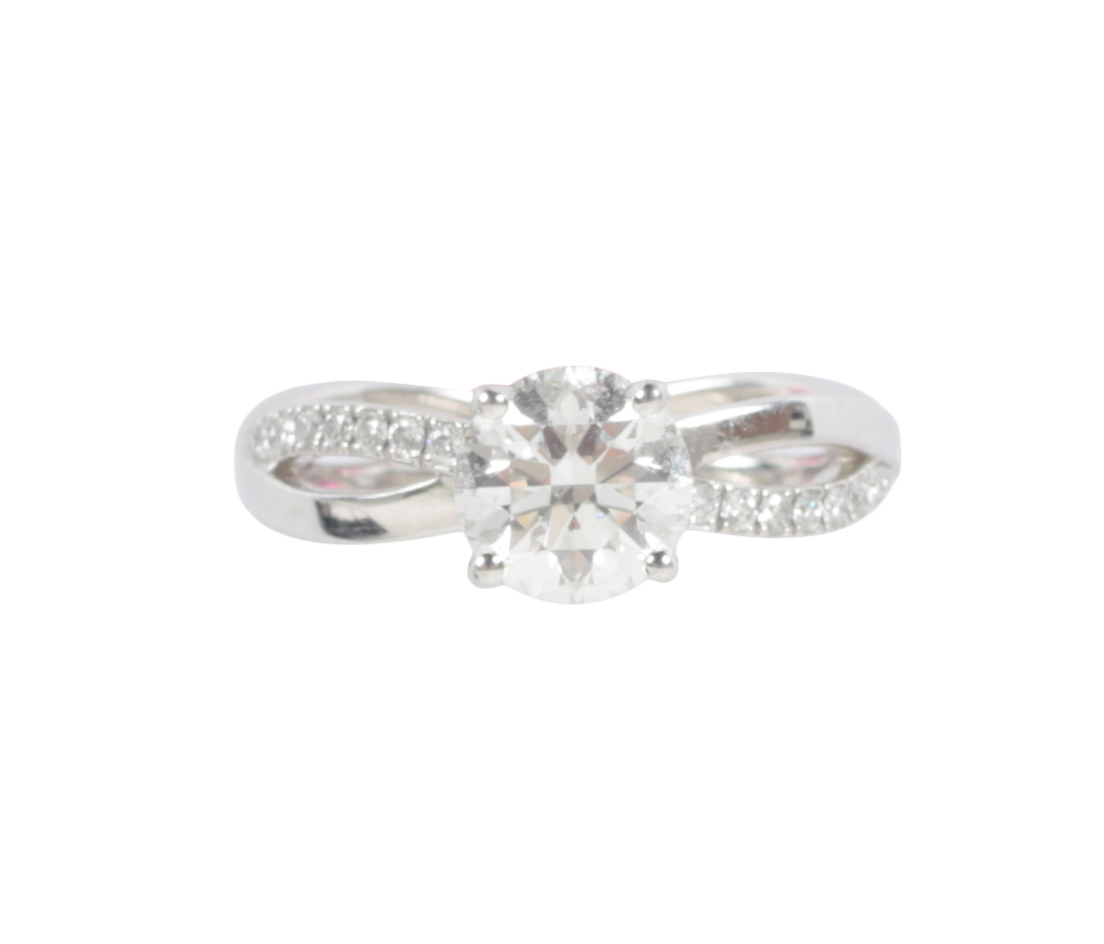 DE BEERS: A DIAMOND SOLITAIRE ENGAGEMENT RING - Image 2 of 2