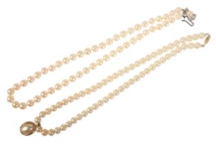 A PEARL NECKLACE