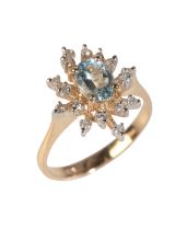 AN AQUAMARINE AND DIAMOND CLUSTER RING