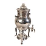 AN EARLY 20TH CENTURY SILVER PLATED COFFEE URN
