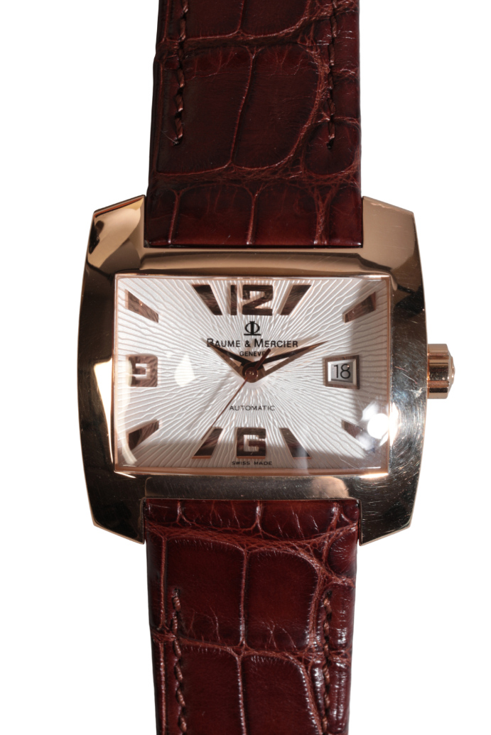 BAUME & MERCIER: A GENTLEMAN'S 18CT GOLD WRISTWATCH