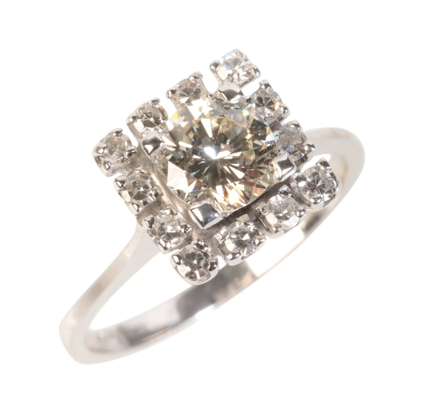 A DIAMOND CLUSTER RING