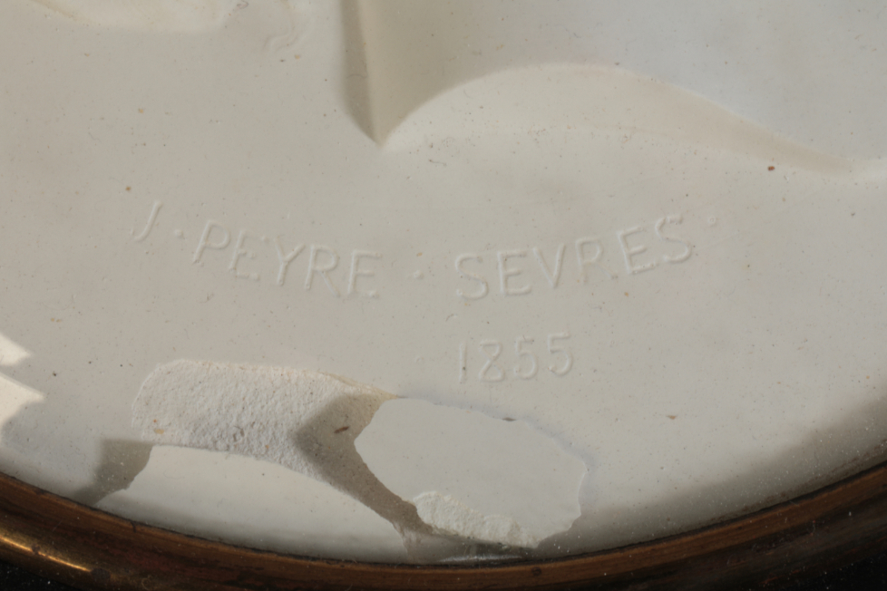 A SEVRES BISCUIT PORCELAIN CIRCULAR PLAQUE - Image 3 of 3