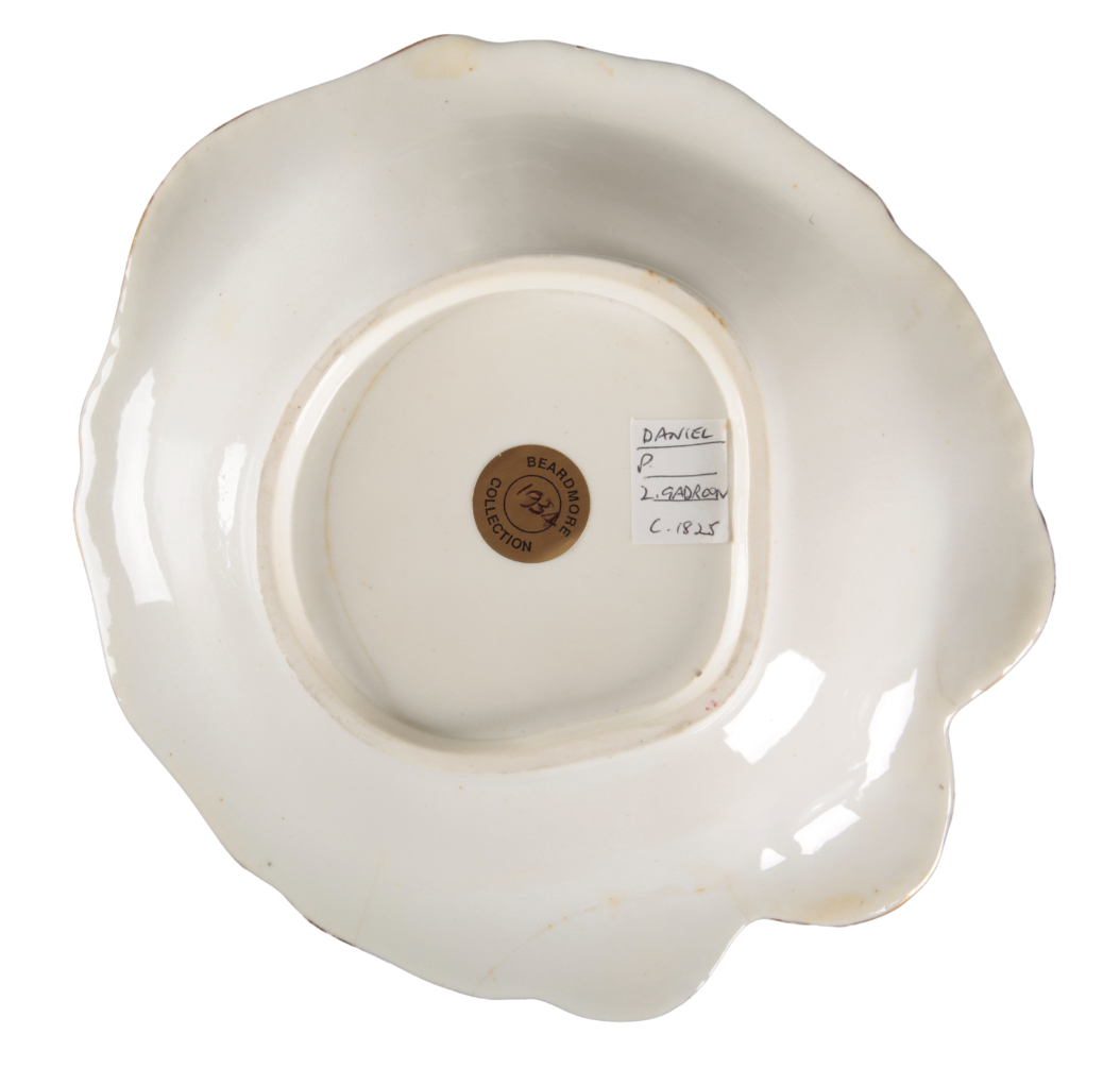 A COLLECTION OF FIFTEEN H & R DANIEL GADROON SHAPE SHELL DISHES - Image 3 of 3