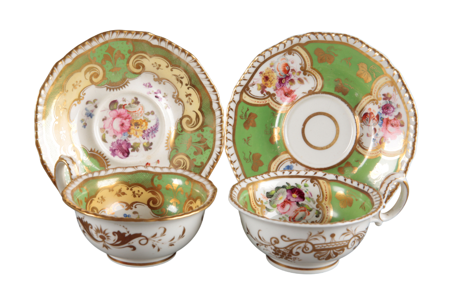 A GROUP OF FOUR H & R DANIEL SECOND GADROON SHAPE TEACUPS AND SAUCERS - Image 2 of 4