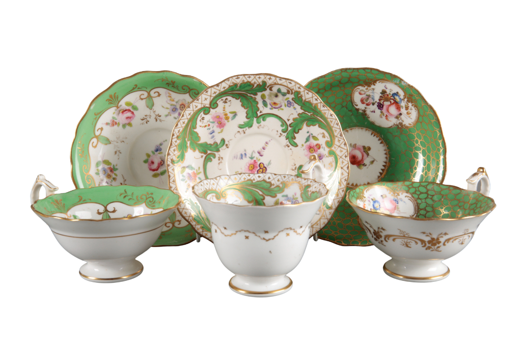 A GROUP OF SIX H & R DANIEL SECOND BELL SHAPE CUPS AND SAUCERS - Image 2 of 4