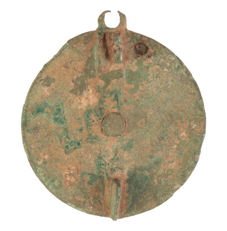 A CIRCULAR ROMAN BROOCH OF CAST COPPER ALLOY - Image 2 of 3