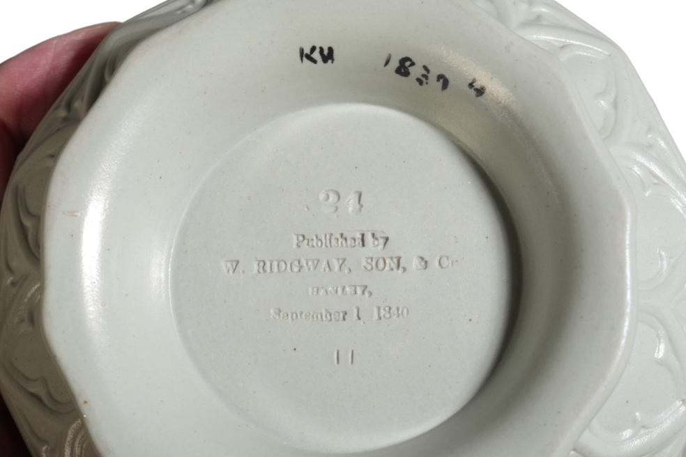 A W. RIDGWAY GREEN POTTERY 'TAM O' SHANTER' JUG - Image 4 of 7