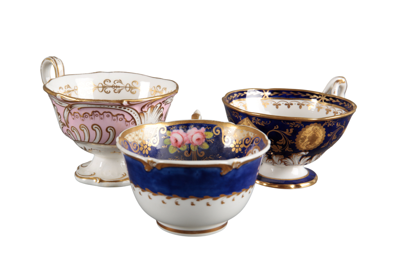 A COLLECTION OF H & R DANIEL CUPS AND SAUCERS - Image 3 of 4
