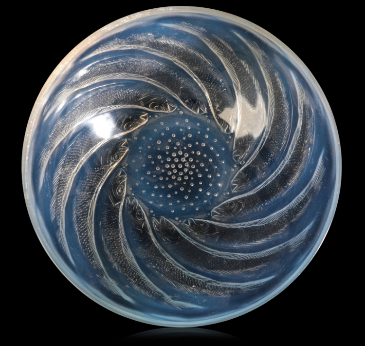 LALIQUE: A 'POISSONS' OPALESCENT GLASS BOWL - Image 2 of 3