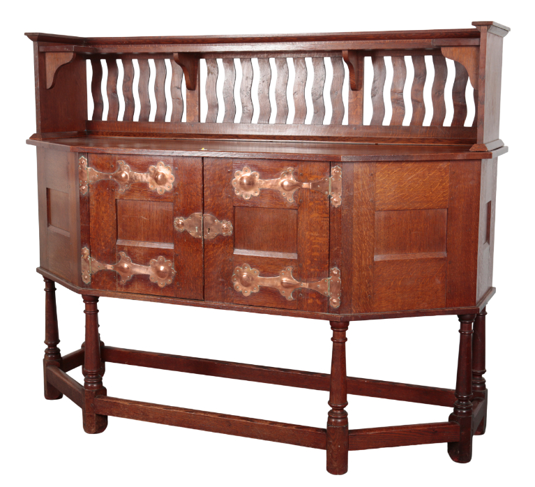 ATTRIBUTED TO LIBERTY & CO: AN ARTS AND CRAFTS OAK SIDEBOARD - Image 2 of 2