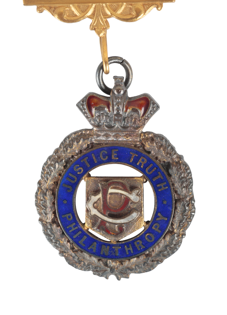 A 'ROYAL ORDER OF THE BUFFALO' MEDAL - Image 2 of 4