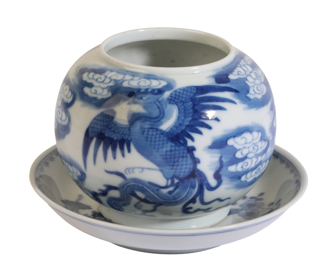 A CHINESE BLUE AND WHITE POT - Image 2 of 4